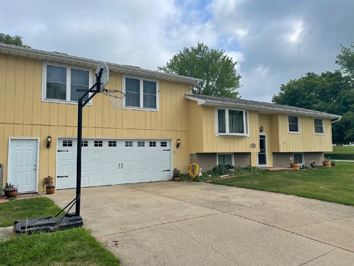  Sold Deer Creek Illinois, 300 2nd