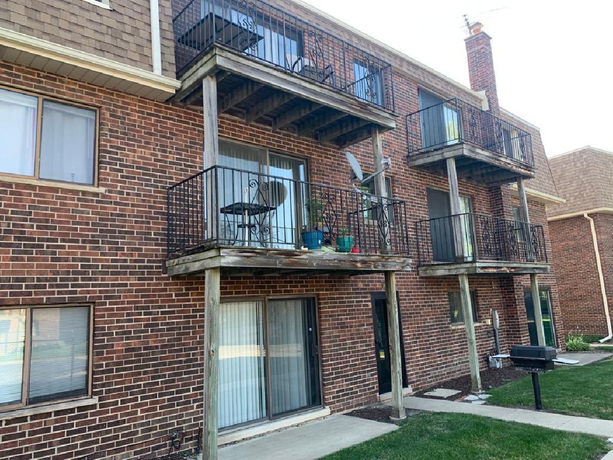 Condominiums Sold Long Valley Palatine Illinois, 1452 Carol