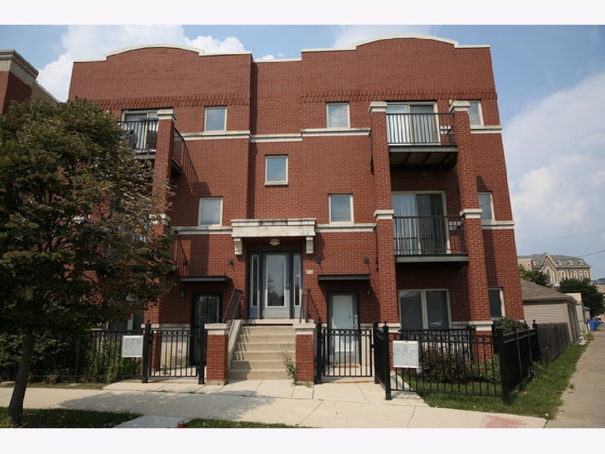 Condos & Townhomes Rented Roosevelt Square Chicago Illinois, 1132 13th