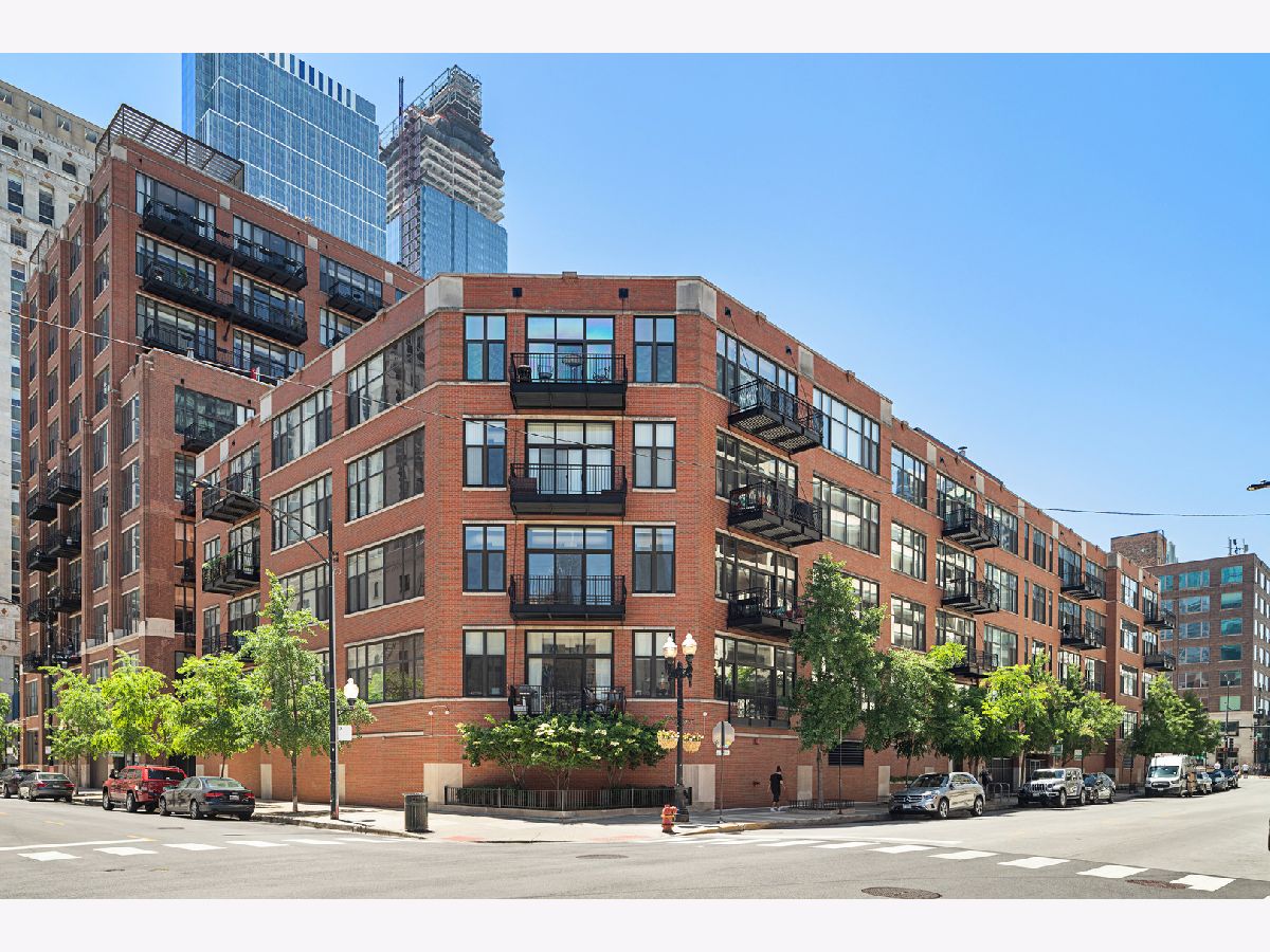 Condominiums Rented Union Square Lofts Chicago Illinois, 333 Hubbard