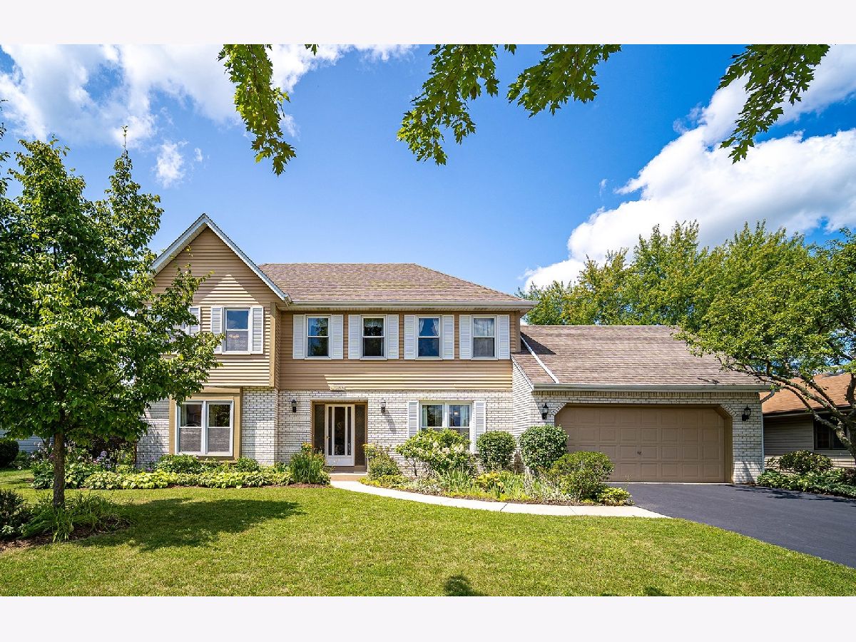 Homes Sold Lakeside Sans Souci Aurora Illinois, 2555 Coach And Surrey