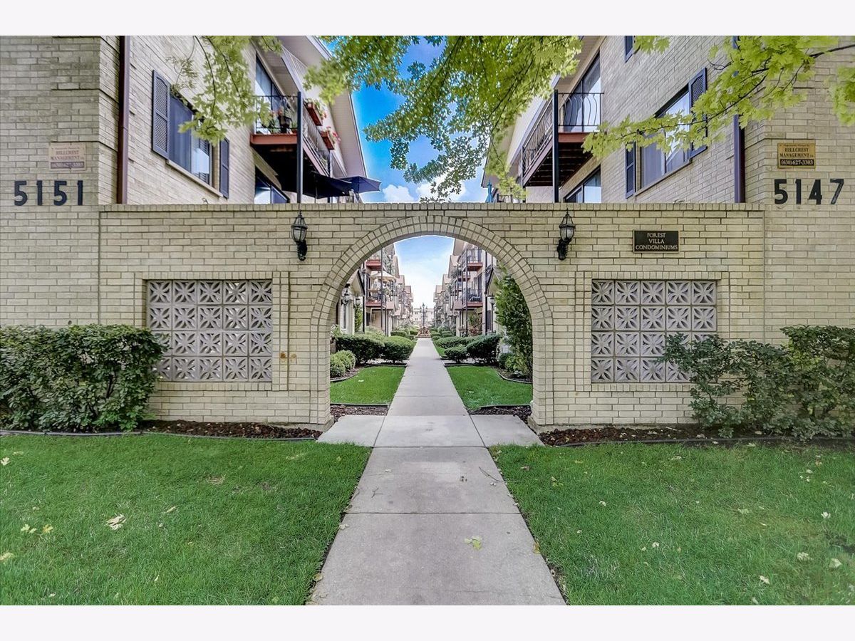 Condominiums Sold Forest Villa Chicago Illinois, 5151 East River