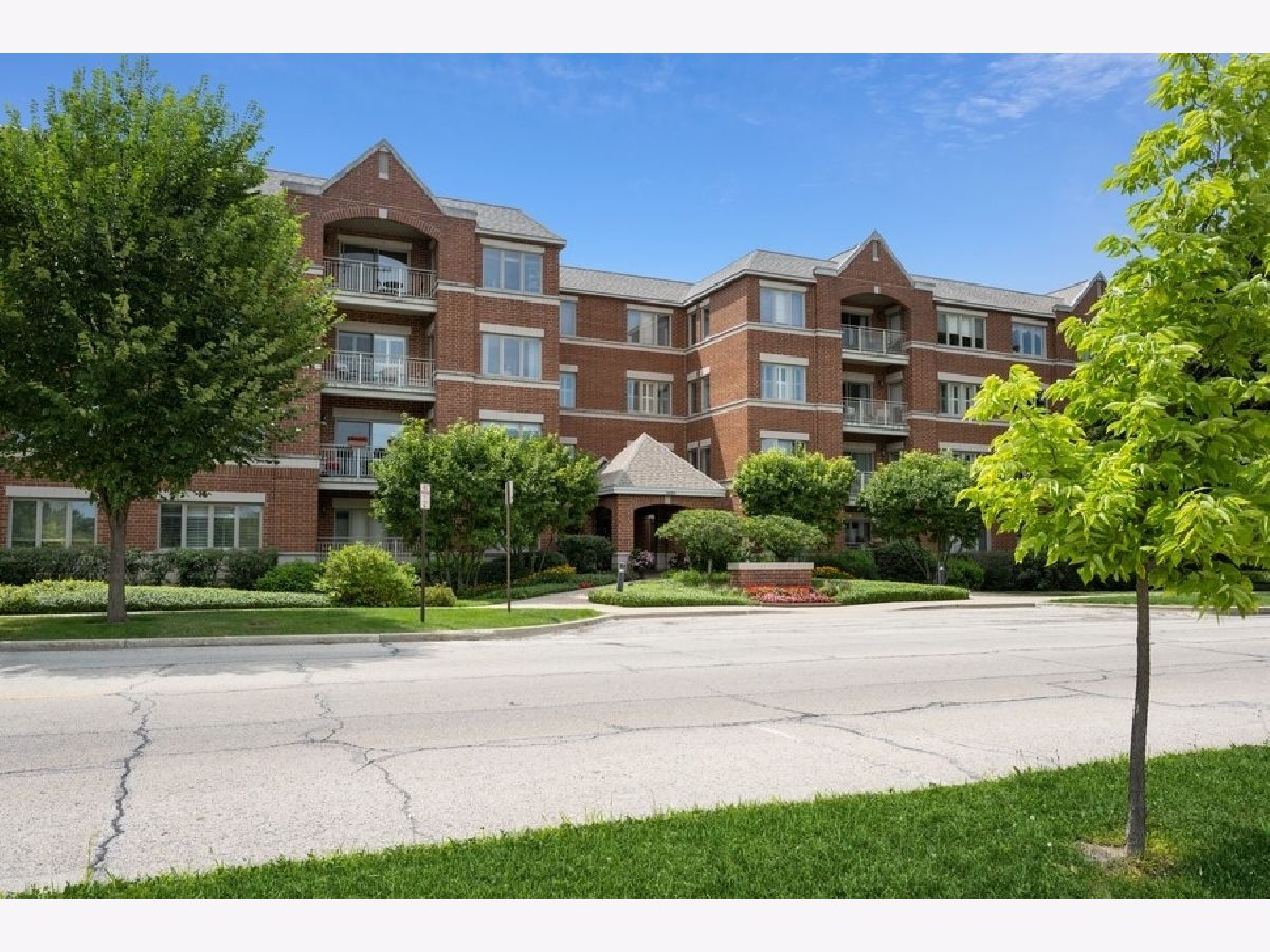 Condominiums Sold Sheridan Square Highland Park Illinois, 1660 First