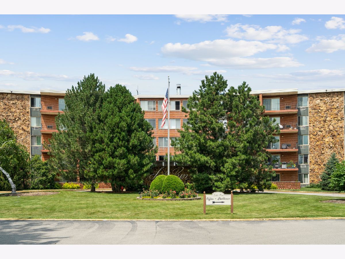 Condominiums Sold Lake Run Prospect Heights Illinois, 16 Old Willow
