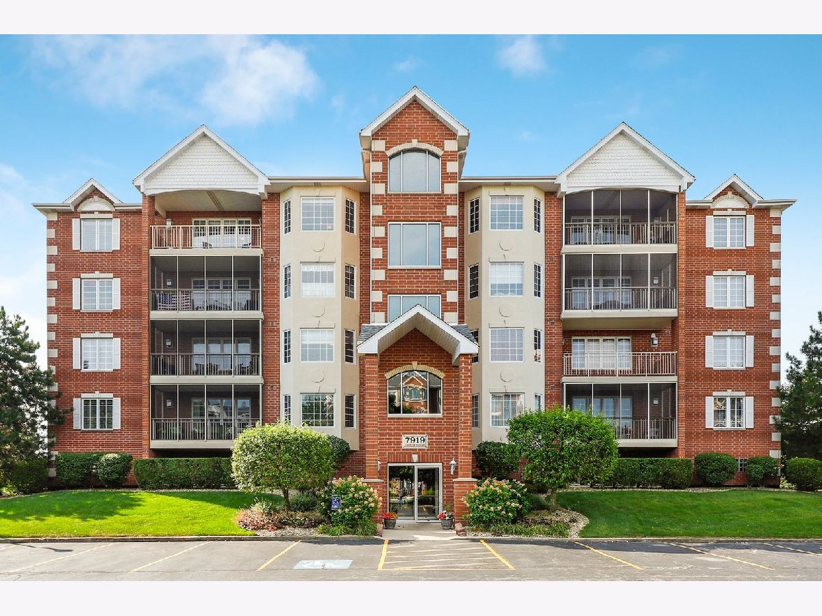 Condominiums Sold Brookside Place Tinley Park Illinois, 7919 Trinity