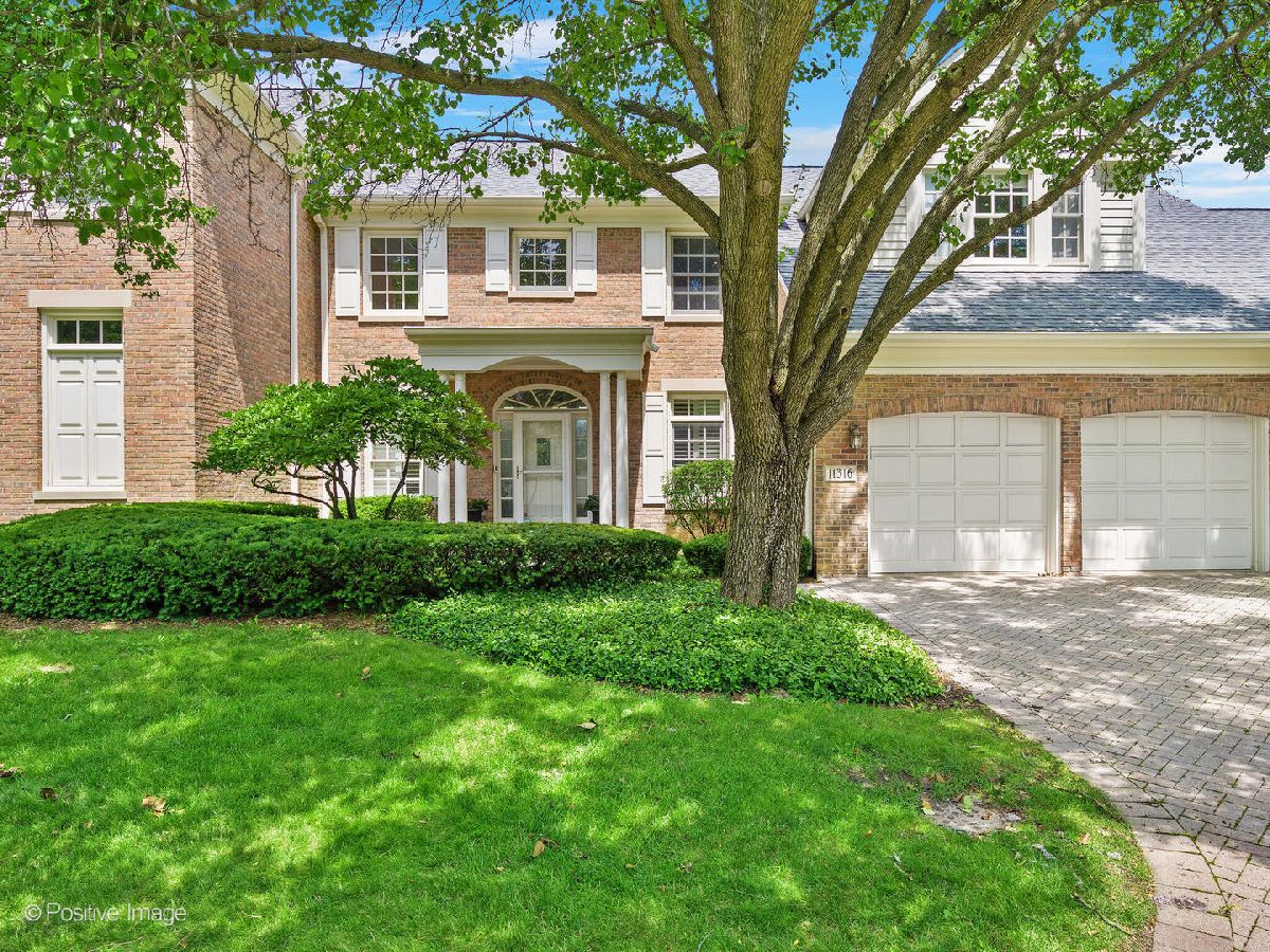 Townhomes & Homes Sold Westchester Club Westchester Illinois, 11316 Monticello