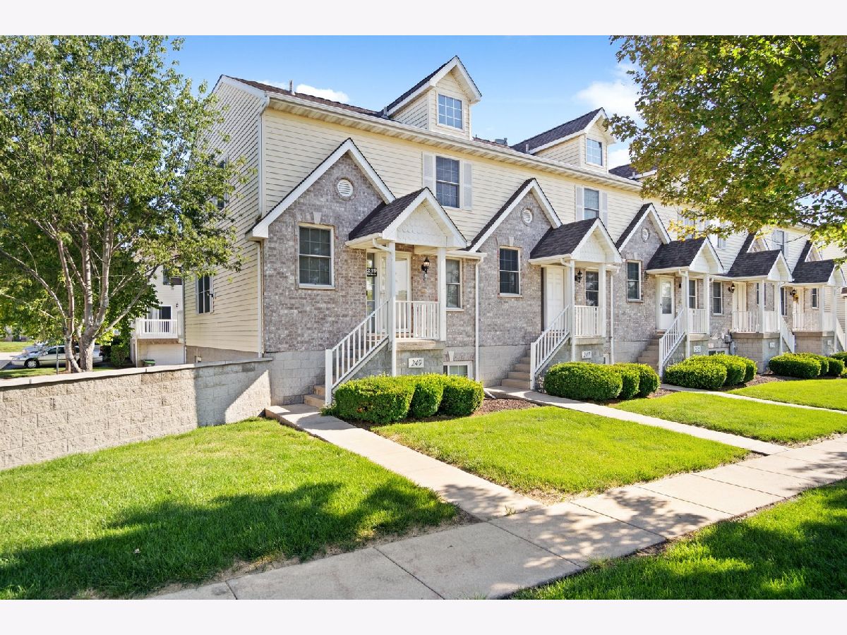 Townhomes Sold Coventry Townhomes Cortland Illinois, 249 Klein