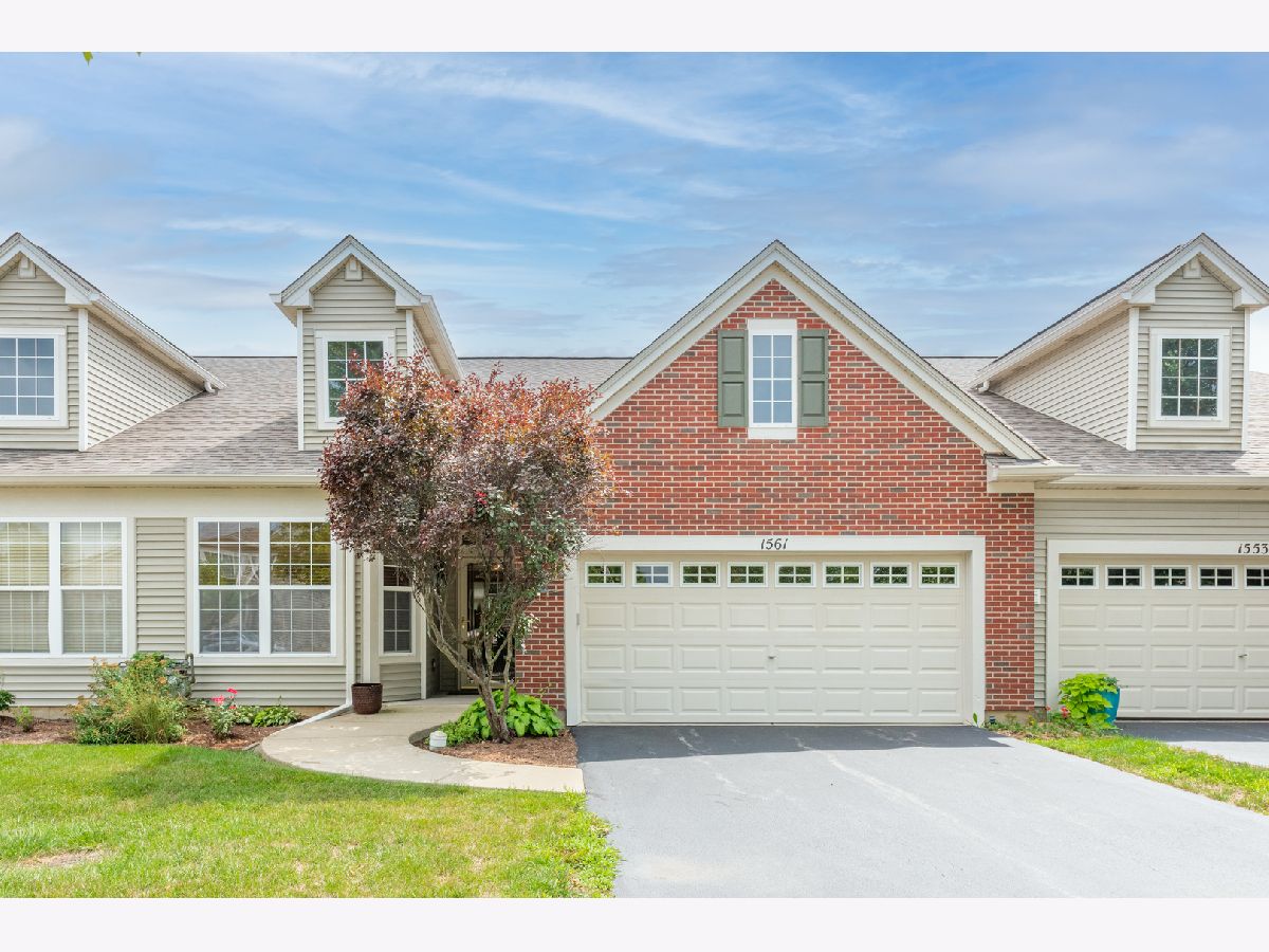 Townhomes Sold Chatham Grove Aurora Illinois, 1561 Catalina