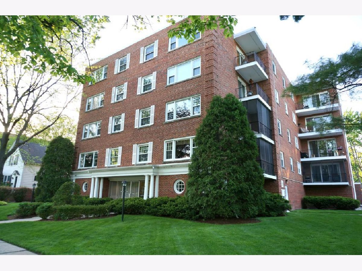 Condos & Townhomes Sold Jeffersonian Evanston Illinois, 2425 Central