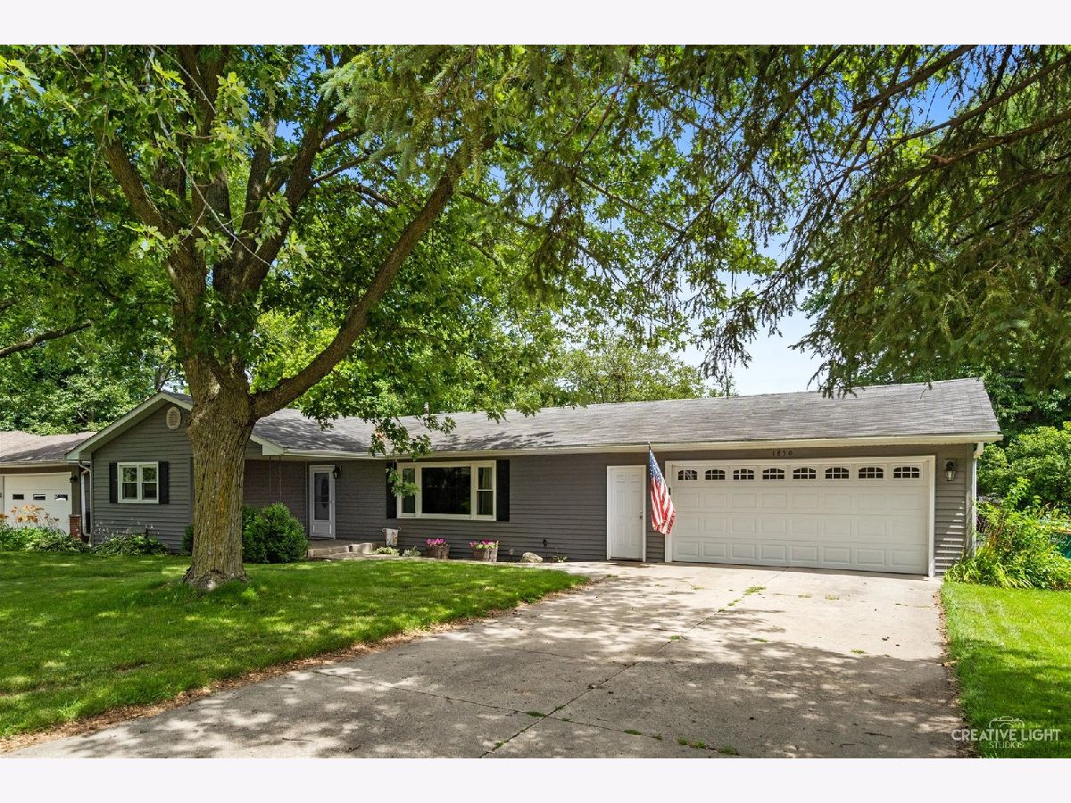 Homes & Townhomes Sold Somonauk Meadows Sycamore Illinois, 1850 Maness