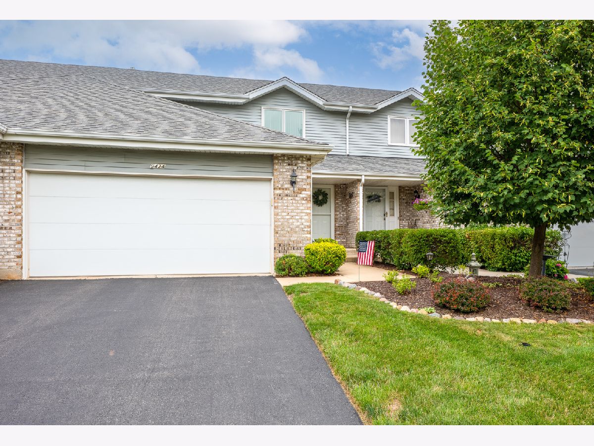 Townhomes & Homes Sold Pheasant Chase West Tinley Park Illinois, 9434 Quail
