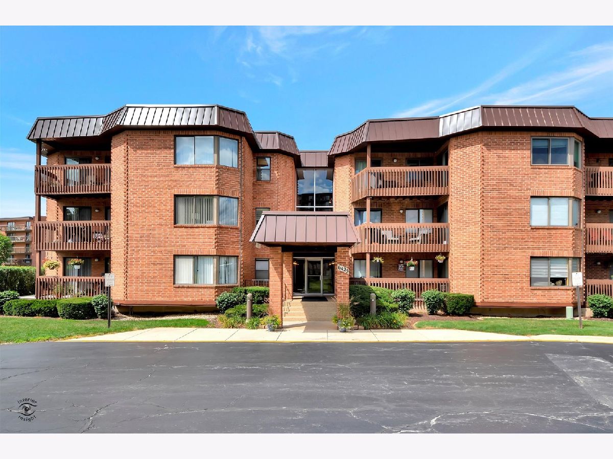 Condos & Townhomes Sold The Lawns Phase 3 Willowbrook Illinois, 6425 Clarendon Hills