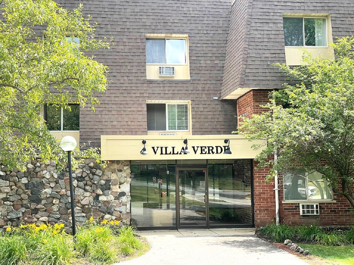 Condominiums Sold Villa Verde Buffalo Grove Illinois, 4 Villa Verde