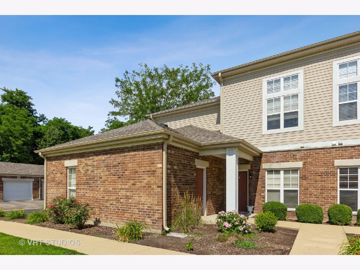 Condos & Townhomes Sold Pine Ridge Club Oswego Illinois, 500 Pineridge