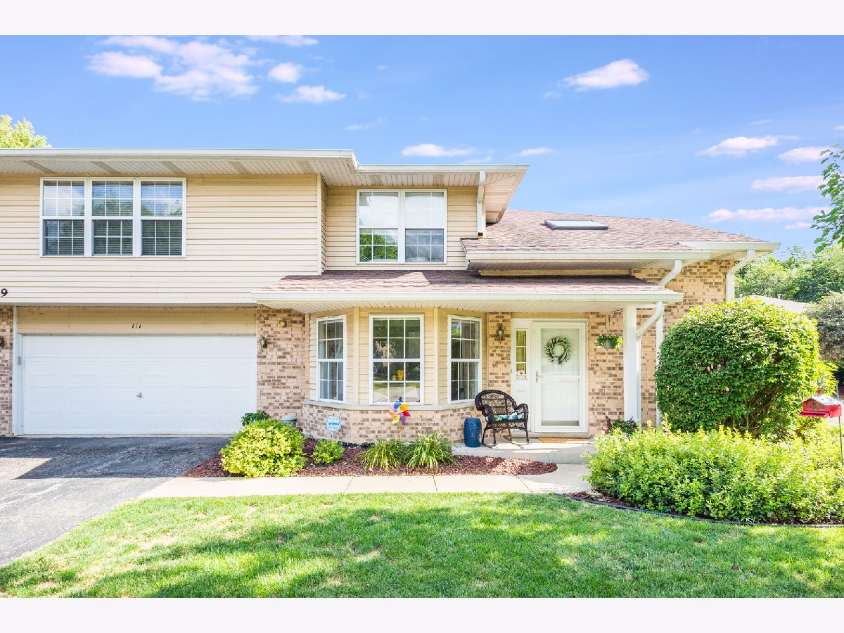 Condos & Townhomes Sold Woodland Park Estates Naperville Illinois, 939 Elderberry