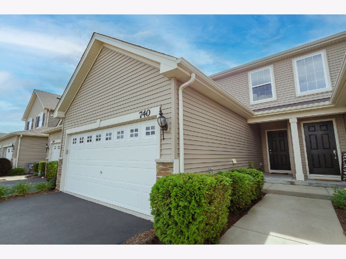Condos & Townhomes & Homes Sold Tuscany Woods Hampshire Illinois, 740 Florence