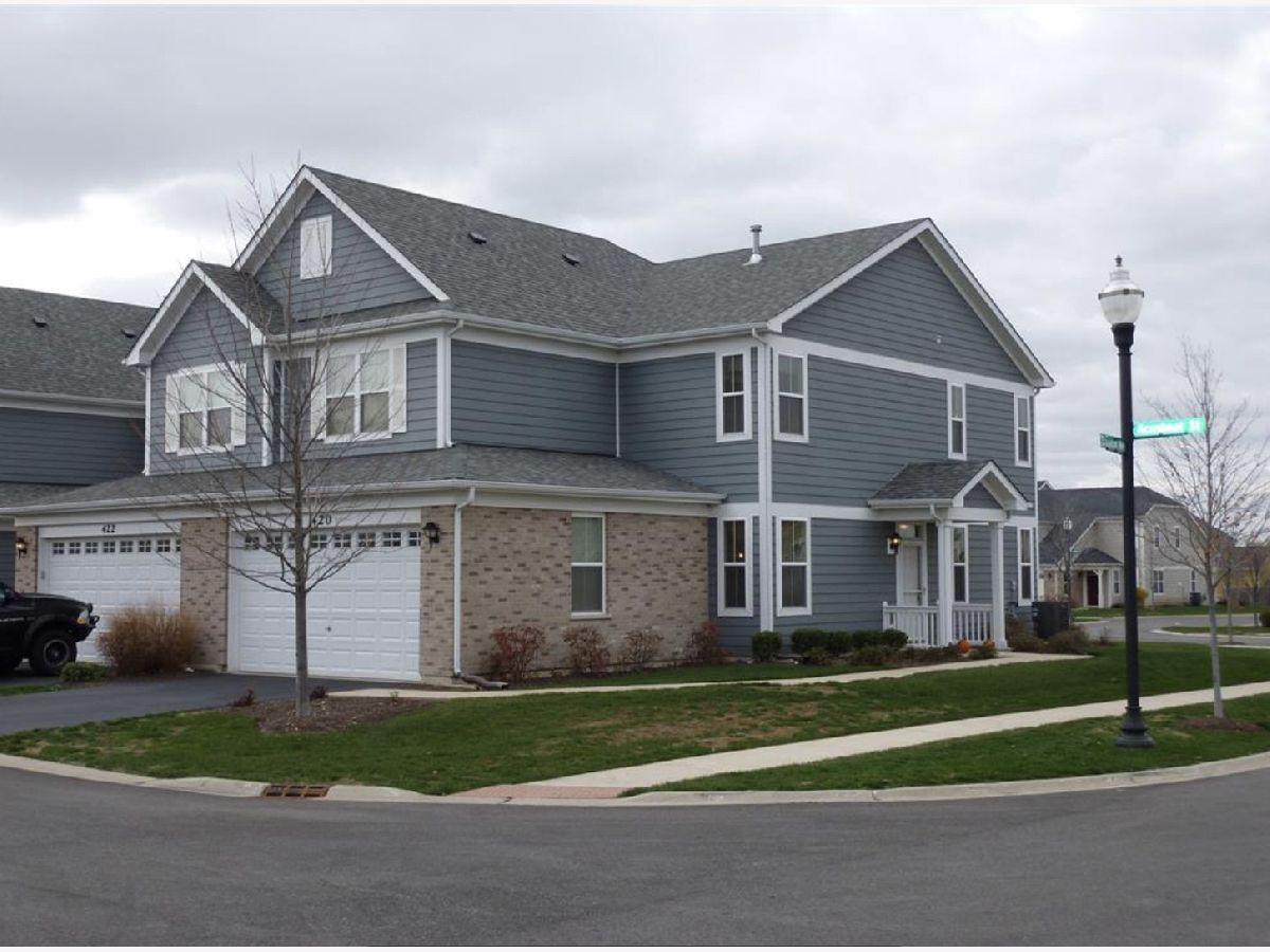 Homes & Townhomes Rented Providence Elgin Illinois, 420 Acushnet