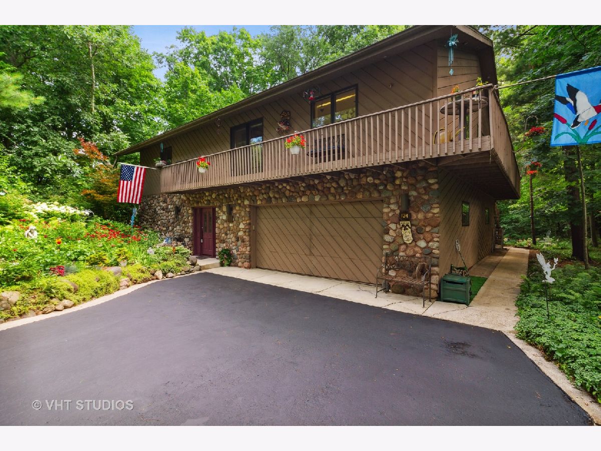 Homes & Condos & Townhomes Sold Abbey Springs Fontana Wisconsin, 134 Saint Andrews