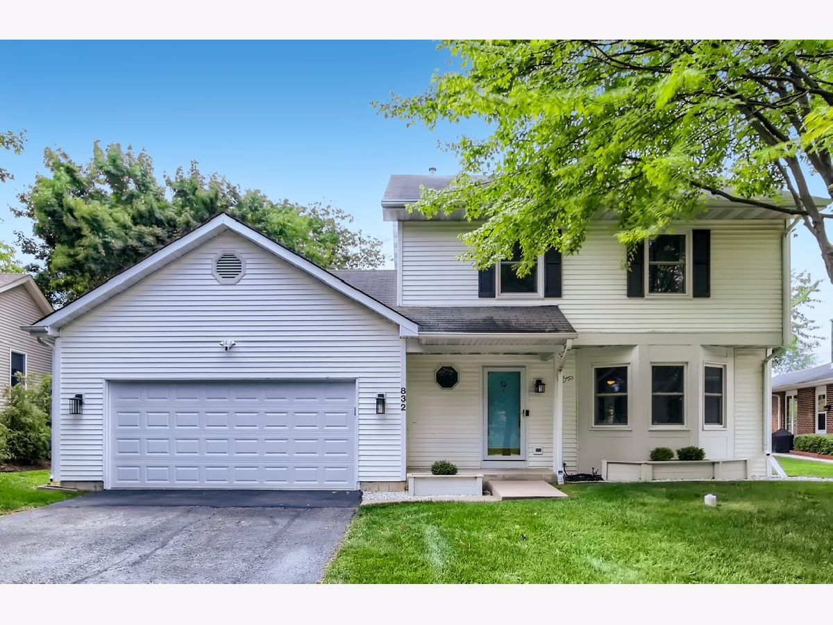 Homes Sold Spring Green Cary Illinois, 832 Pin Oak