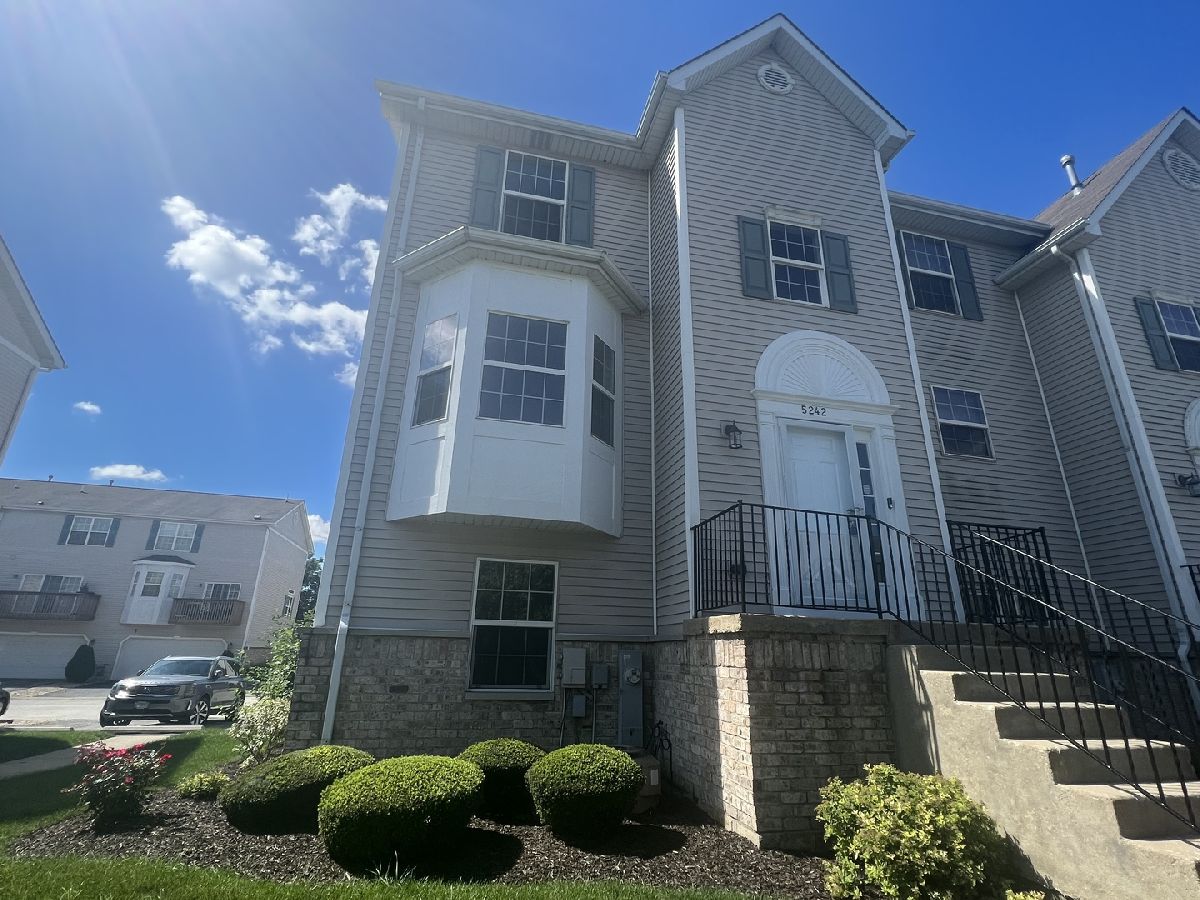 Townhomes Rented Southwick Courtyards Matteson Illinois, 5242 Stoneridge