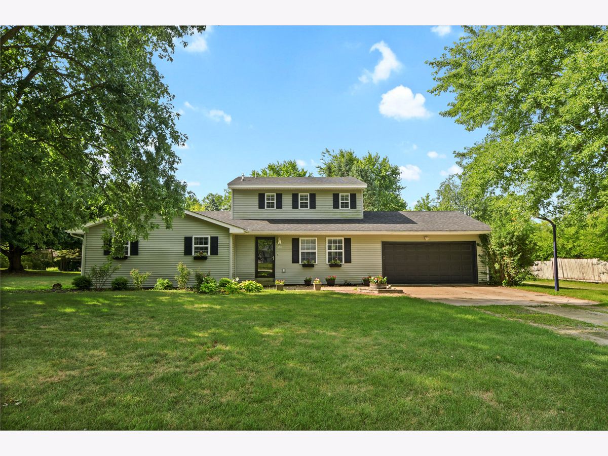 Homes Sold Western Hills Mahomet Illinois, 1203 Southwood