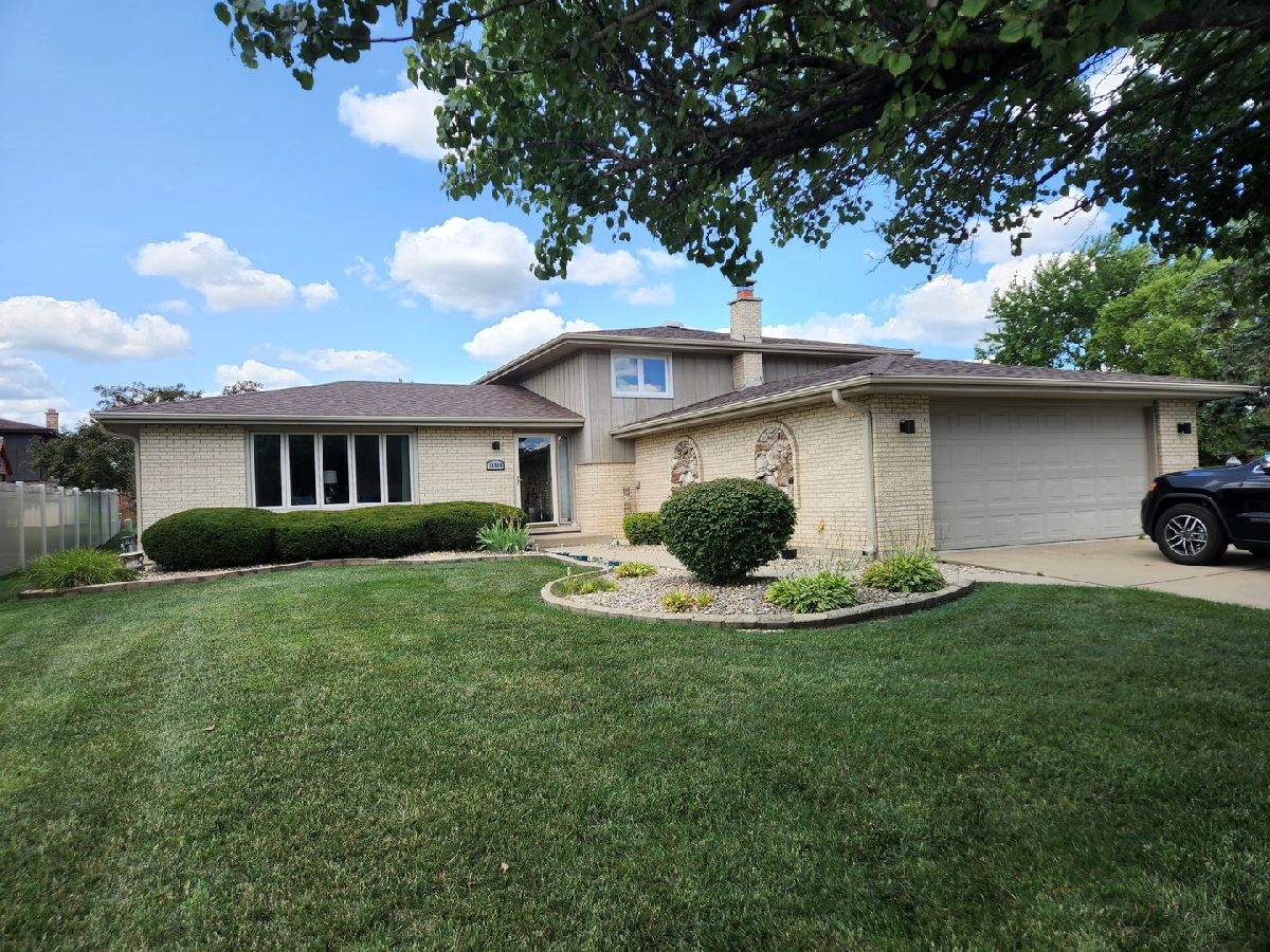 Homes & Townhomes & Condos Sold Heritage Estates Orland Park Illinois, 14000 Charleston