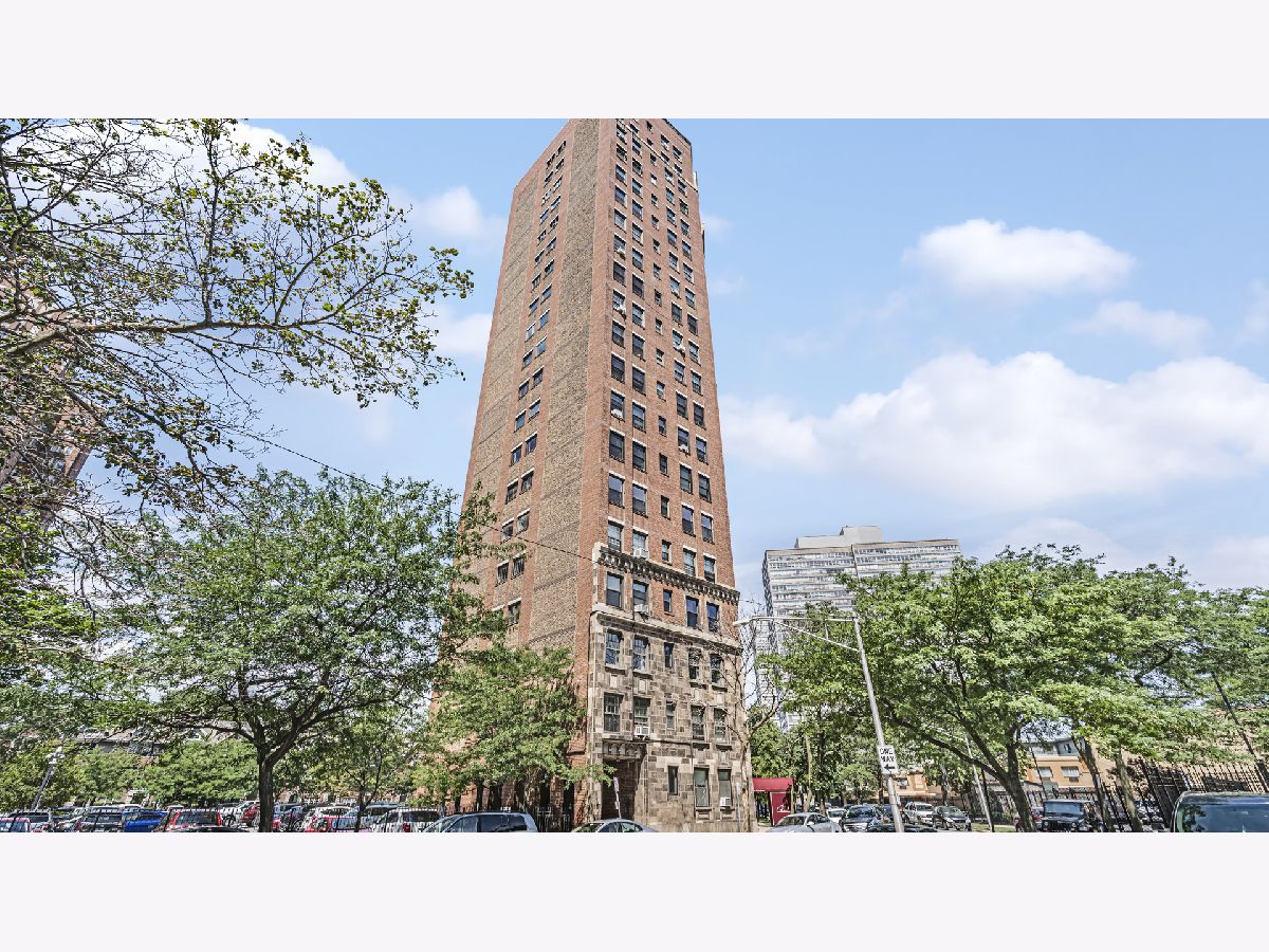 Condominiums Sold The Barclay Chicago Illinois, 4940 East End