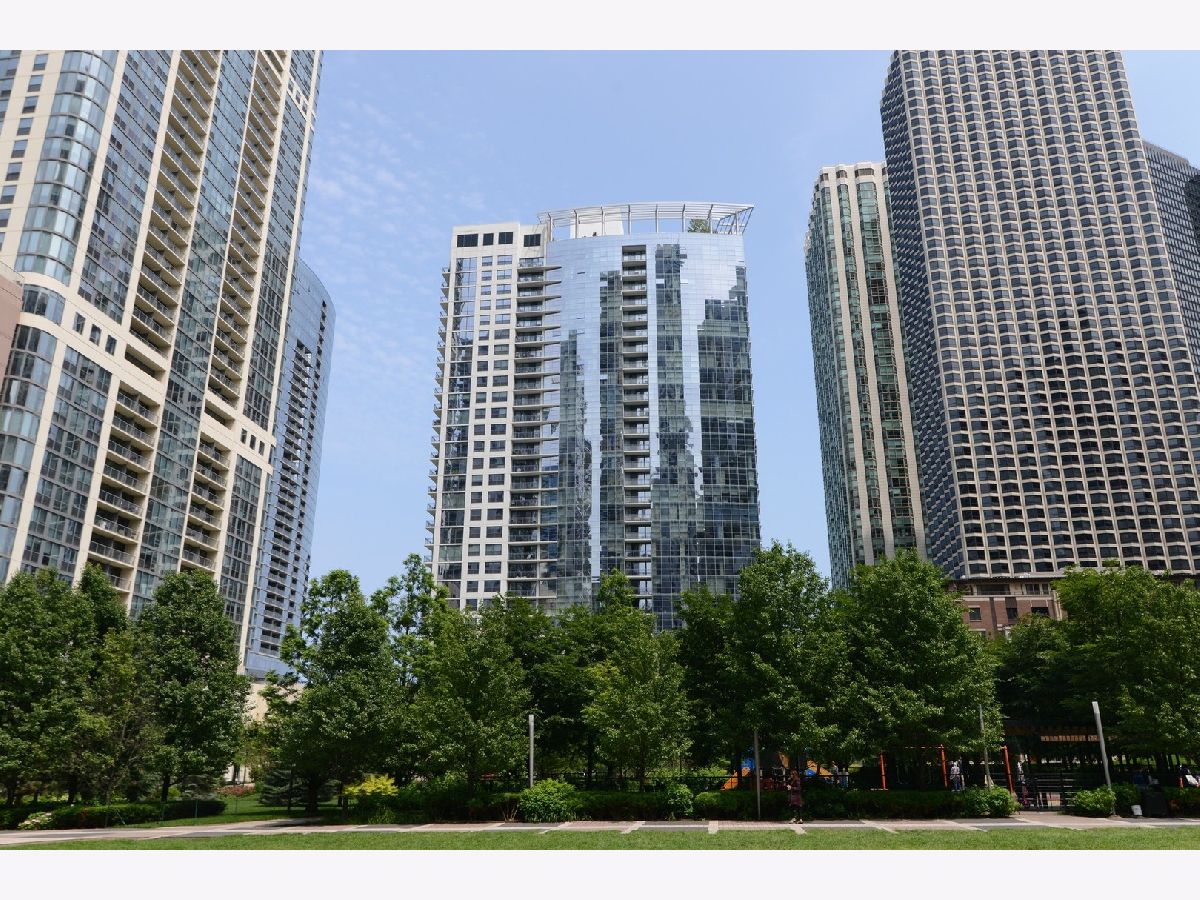 Condos & Townhomes Sold Lancaster Chicago Illinois, 201 Westshore