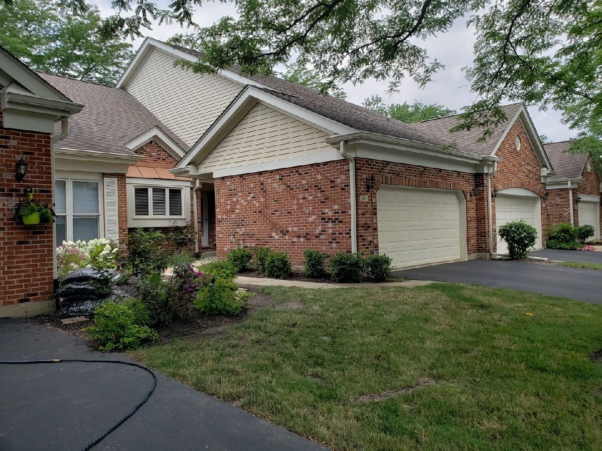 Townhomes & Condos & Homes Sold Lake Arlington Arlington Heights Illinois, 2104 Coldspring