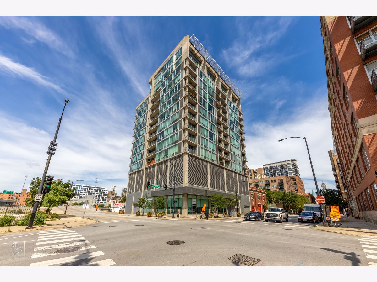Condominiums Rented Platinum Tower Chicago Illinois, 700 Van Buren