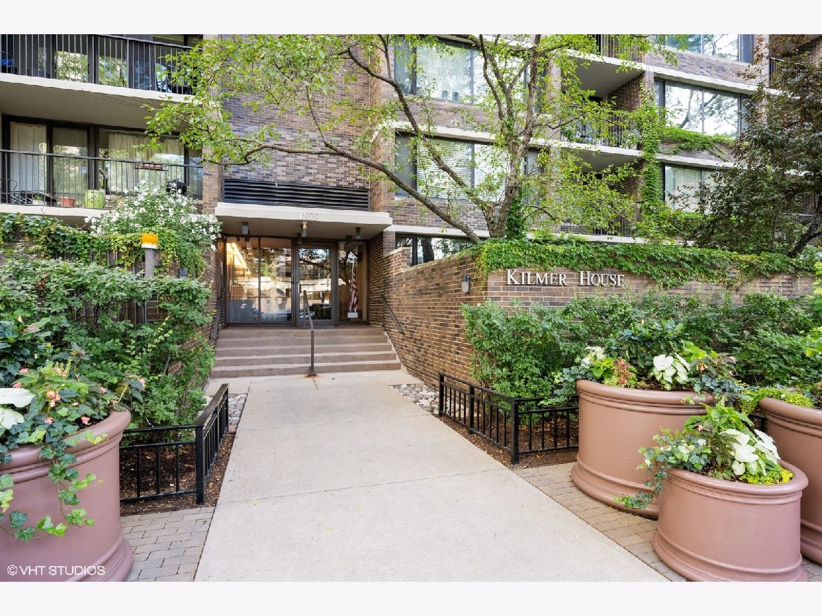 Condominiums Sold Kilmer House Chicago Illinois, 1555 Sandburg