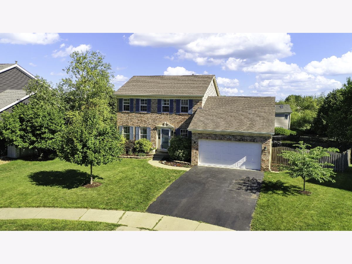 Homes Sold Columbine Square Elgin Illinois, 2412 Sweet Clover