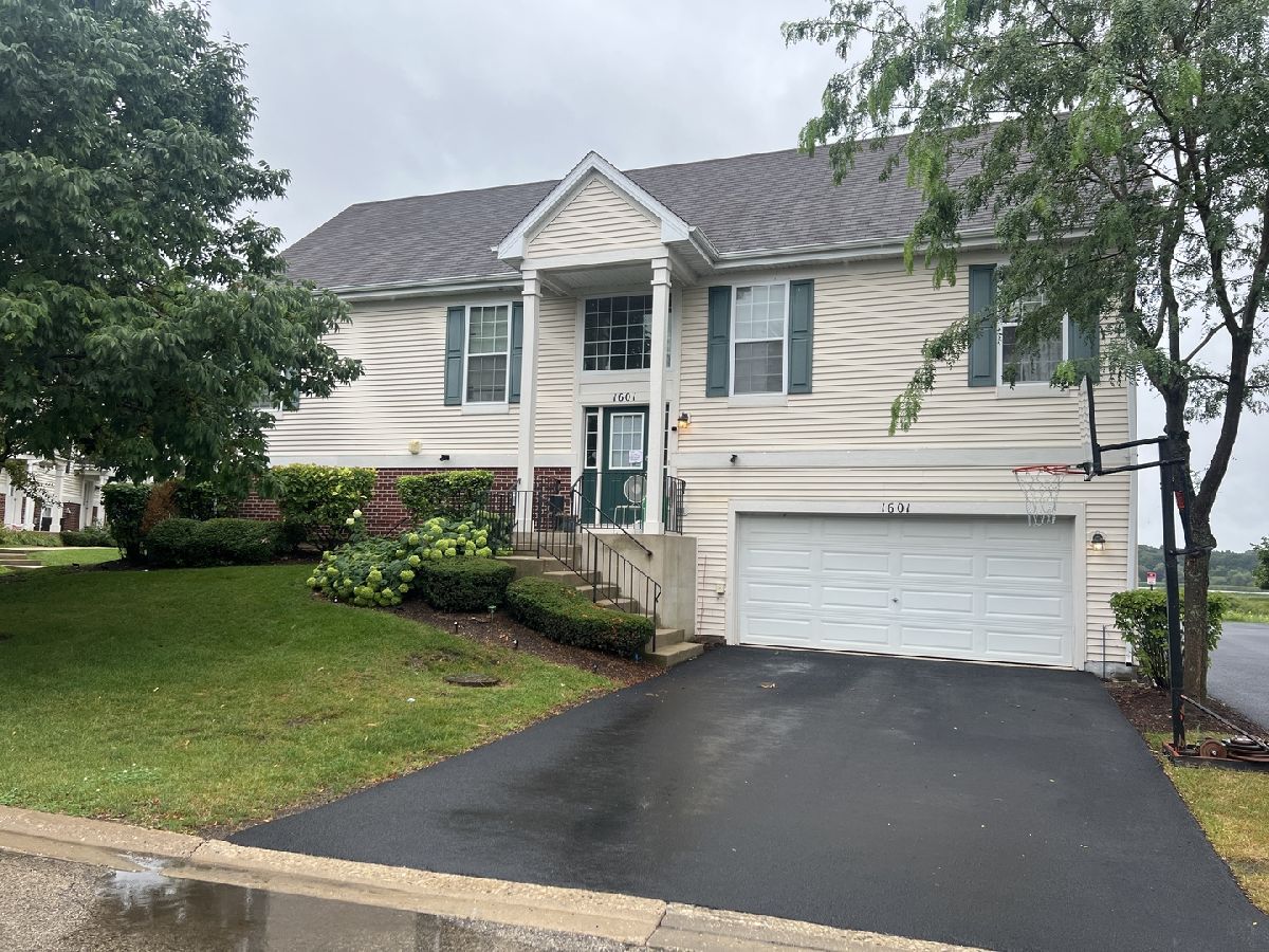 Townhomes & Condos Rented Heron Bay Round Lake Illinois, 1601 Turtle Creek