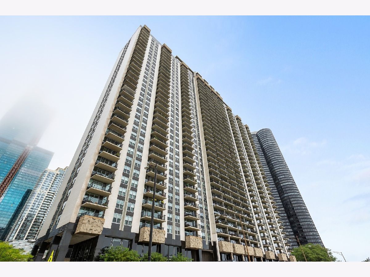 Condominiums Sold Outer Drive East Chicago Illinois, 400 Randolph