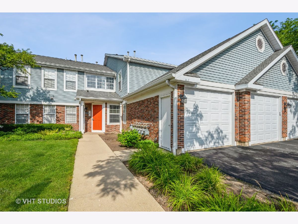 Condominiums Sold Hamilton Place Palatine Illinois, 215 Jennifer