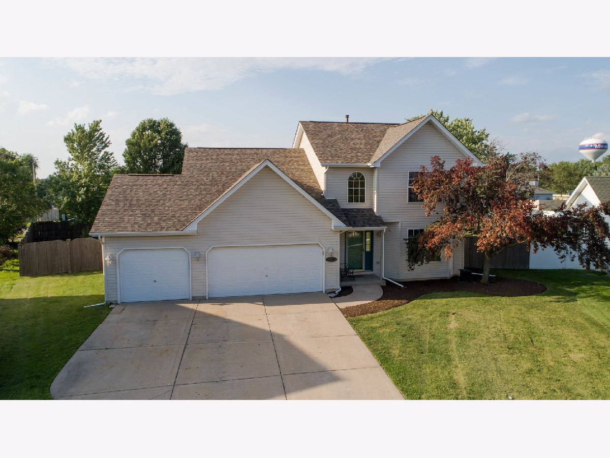 Homes & Condos & Townhomes Sold Misty Creek Minooka Illinois, 1400 Brian