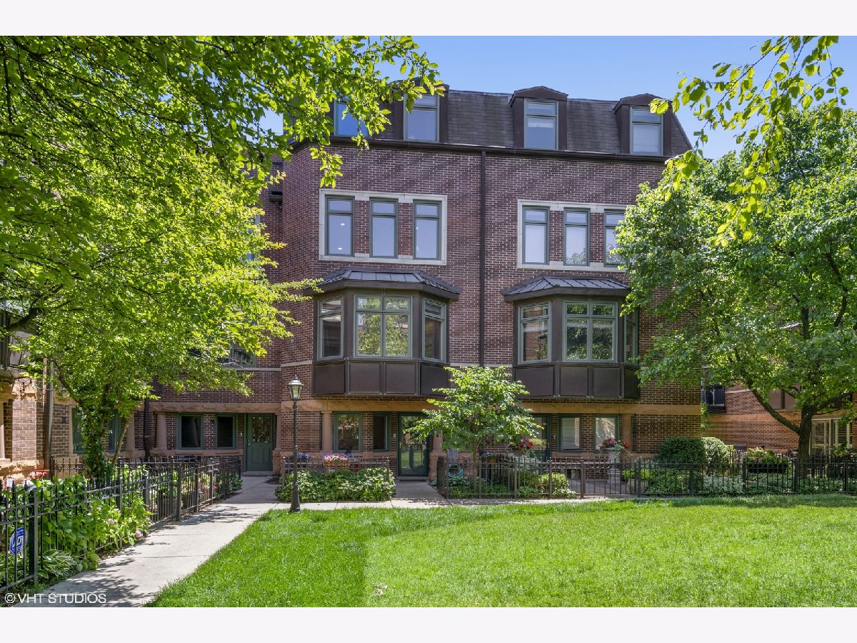 Townhomes & Condos & Homes Sold Altgeld Club Chicago Illinois, 1351 Altgeld