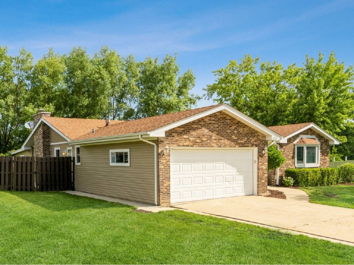Homes Sold Derby Meadows Orland Park Illinois, 12222 Derby