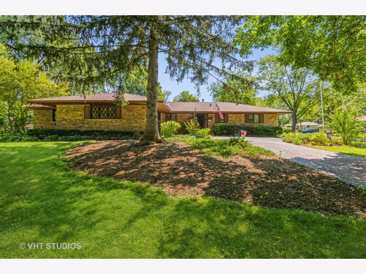 Homes Sold Countryside Manor Libertyville Illinois, 15376 Fair