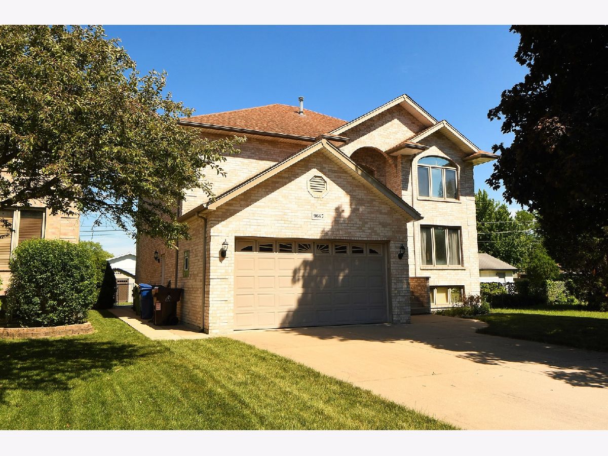 Homes Sold Dearborn Heights Oak Lawn Illinois, 9645 Oak Park