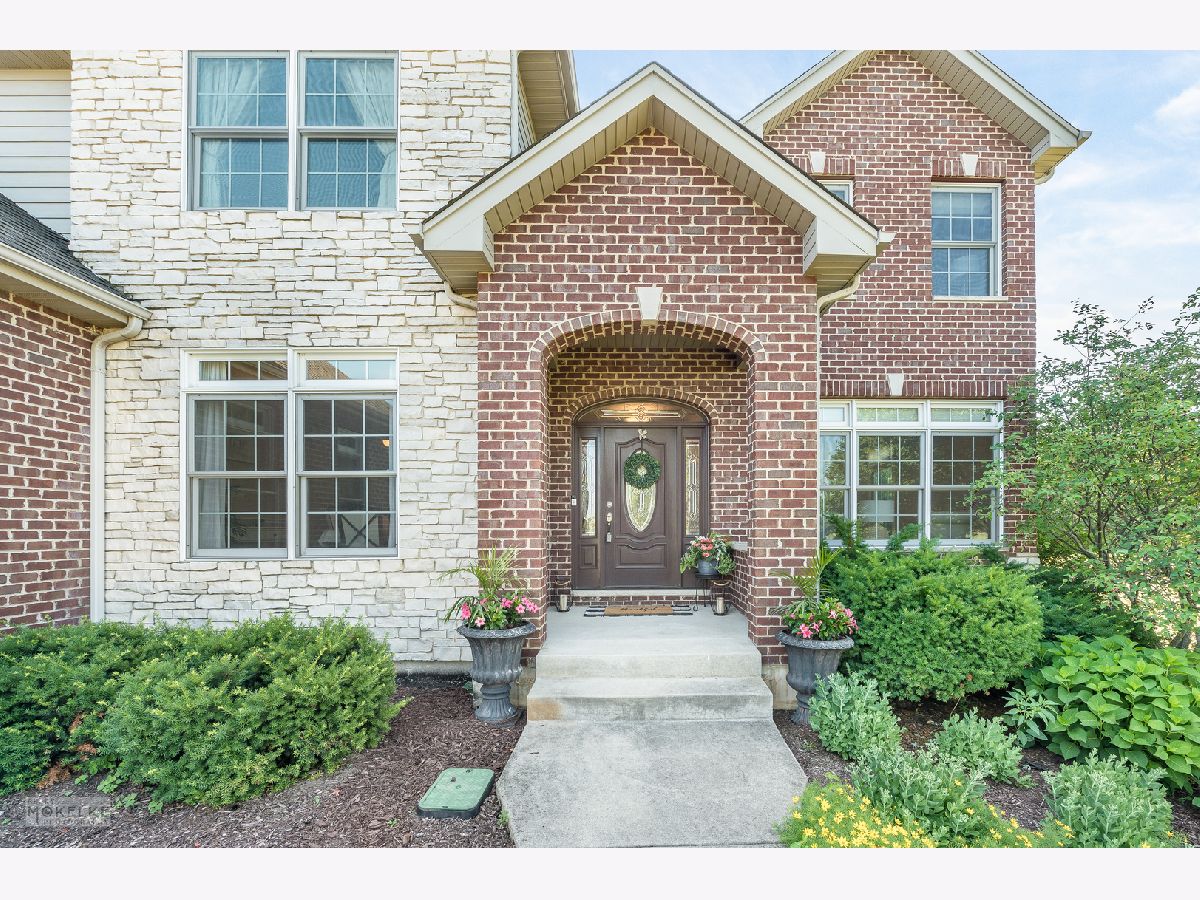 Homes Sold Estates Of Millbrook Millbrook Illinois, 8932 Wilcox