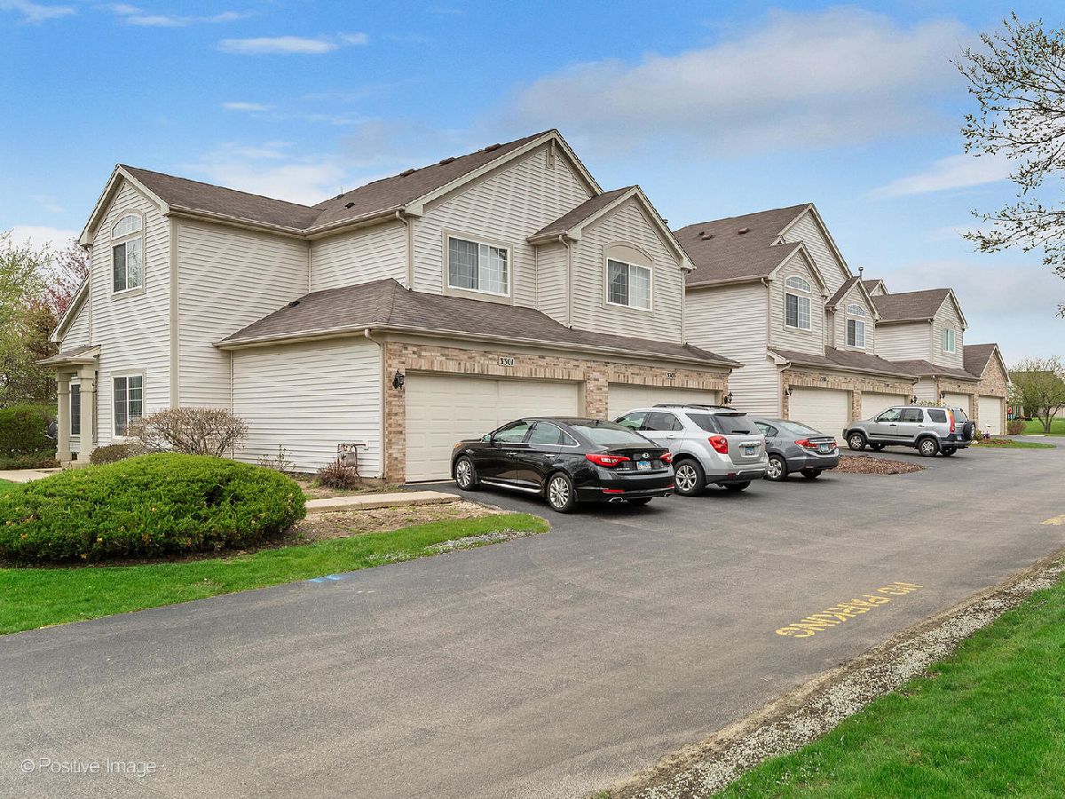 Townhomes Sold Shenandoah Townhomes Carpentersville Illinois, 3307 Blue Ridge