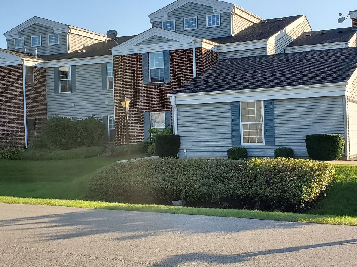Townhomes & Condos Rented Reva Bay Fox Lake Illinois, 8222 Cinnamon