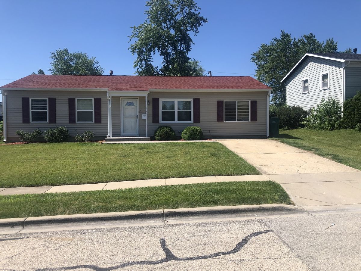 Homes Rented Hampton Park Romeoville Illinois, 307 Karen