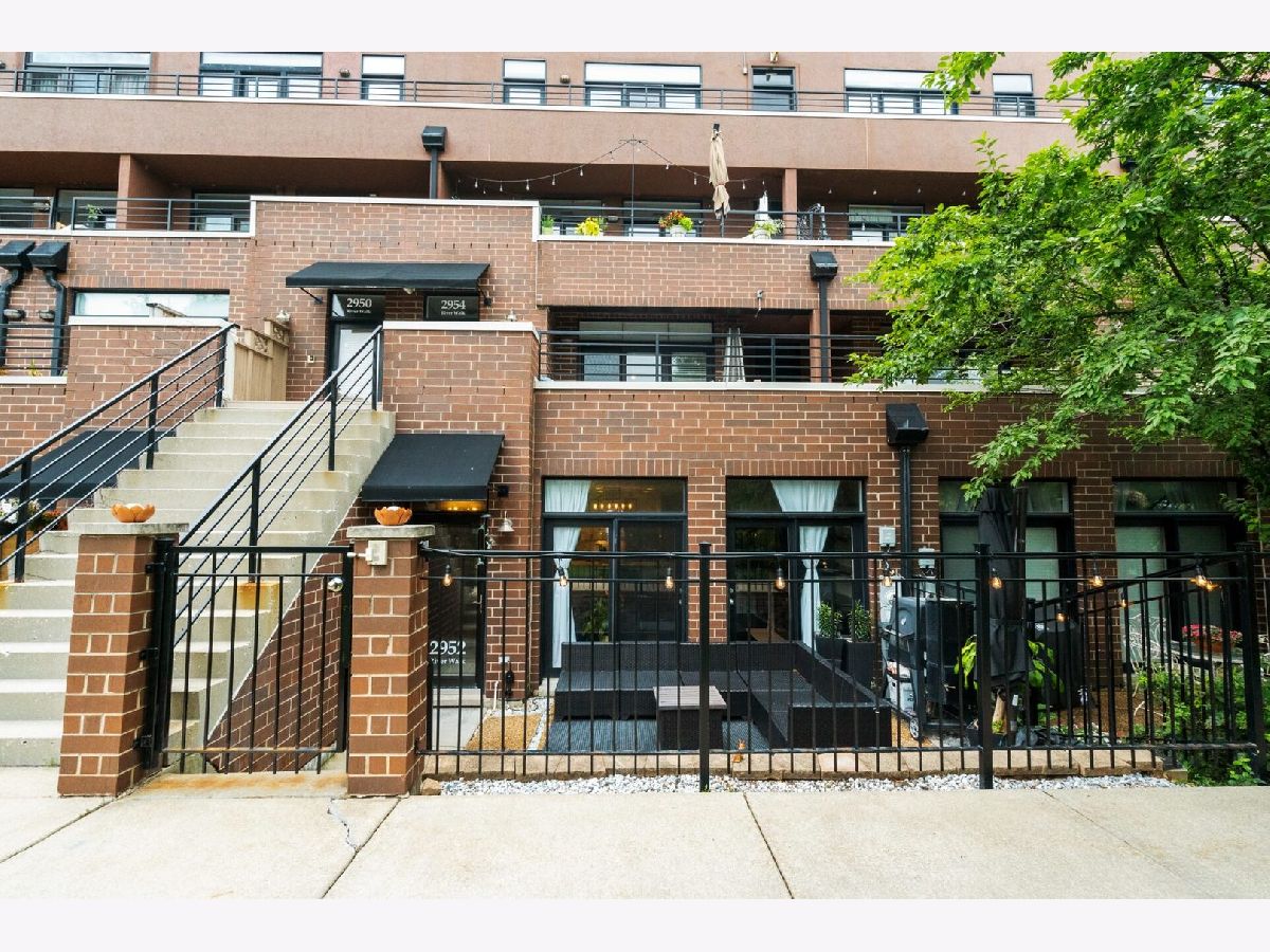 Townhomes & Condos Rented Riverwalk Townhomes Chicago Illinois, 2952 Riverwalk