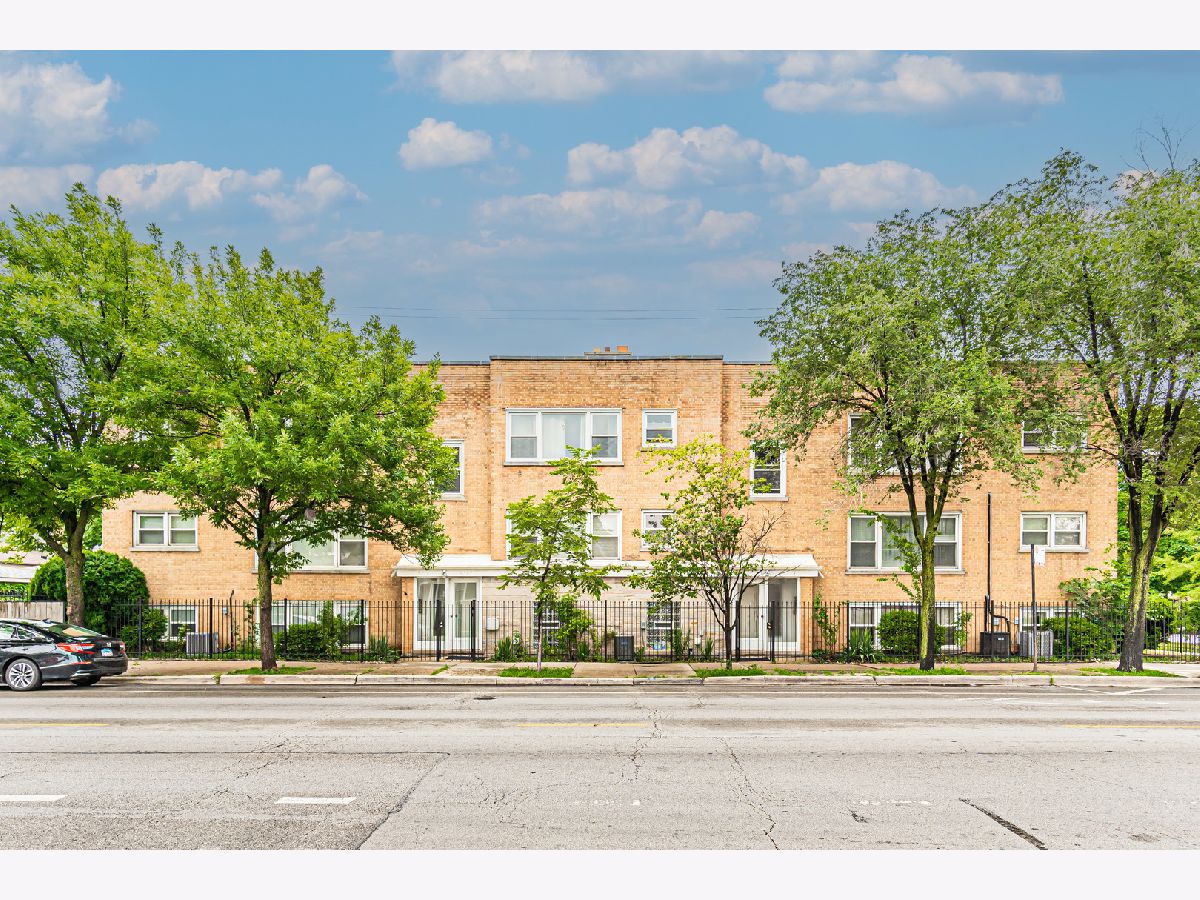 Condos & Townhomes & Homes Sold Portage Park Condos Chicago Illinois, 4501 Central