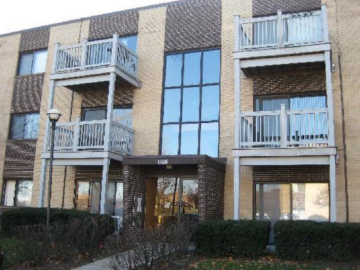 Condominiums Sold Pinecrest Prospect Heights Illinois, 668 Pinecrest