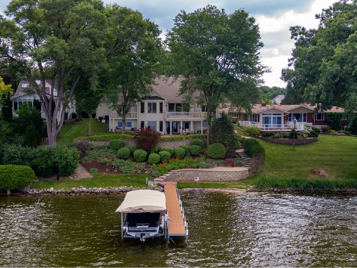 Homes & Condos & Townhomes Sold Cedar Crest Lake Villa Illinois, 38950 Cedar Crest