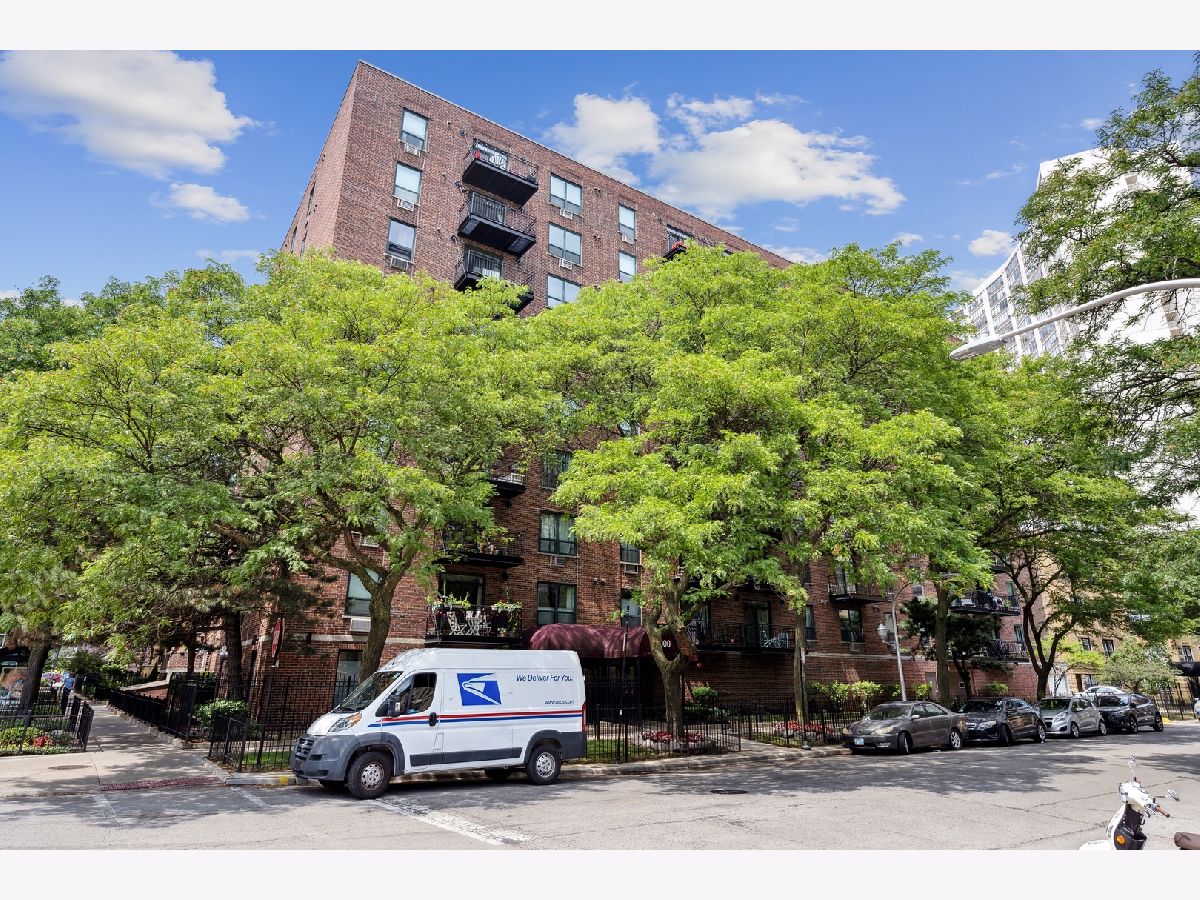 Condominiums Sold The Coronado Chicago Illinois, 3900 Pine Grove