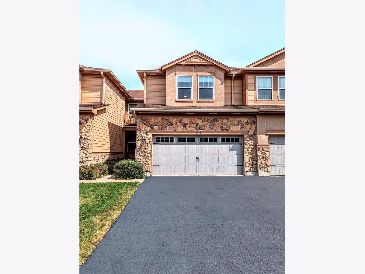 Townhomes Sold Bayhill Vernon Hills Illinois, 1836 Crenshaw